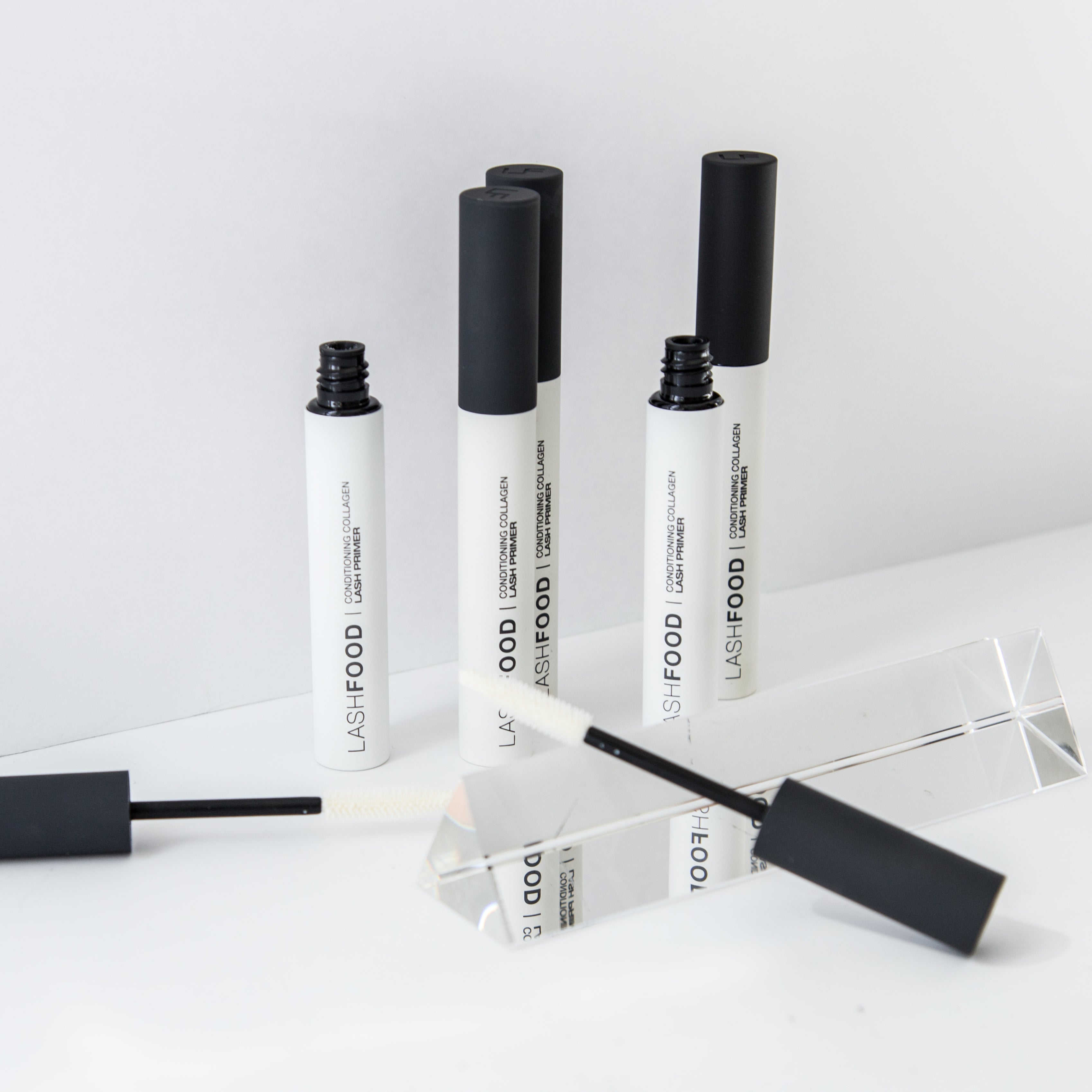LASHFOOD Přírodní prodlužující a zahušťující primer na řasy s kolagenem